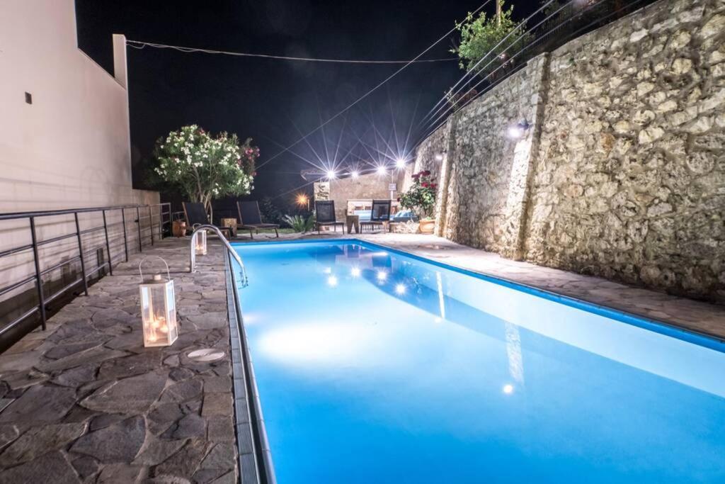Villa Ventus, 40Sqm Private Pool & Hot Tub! Roussospítion Exterior foto